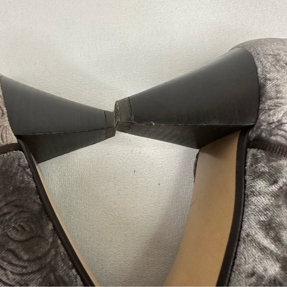 Sixtyseven Anthropologie Smoky Gray Velvet Floral Embossed Ankle Boots 6.5 - Picture 7 of 16